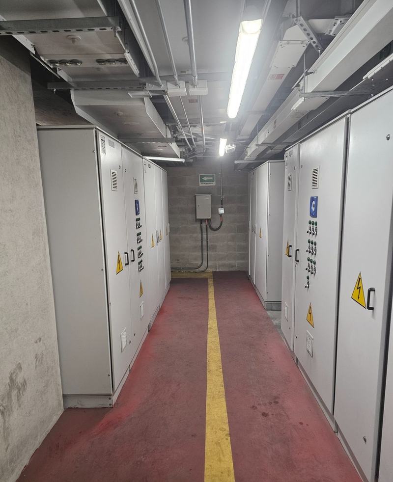 Corredor de tableros eléctricos de subtablero revisados por NODIA